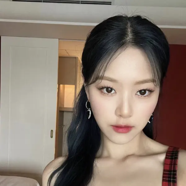 Hyunjin gallery image