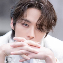 Lee Know gallery image