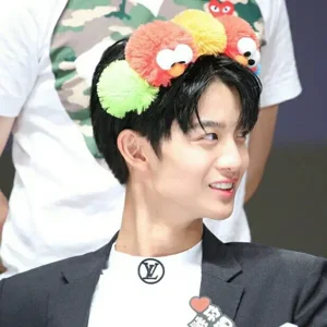 Jinyoung gallery image