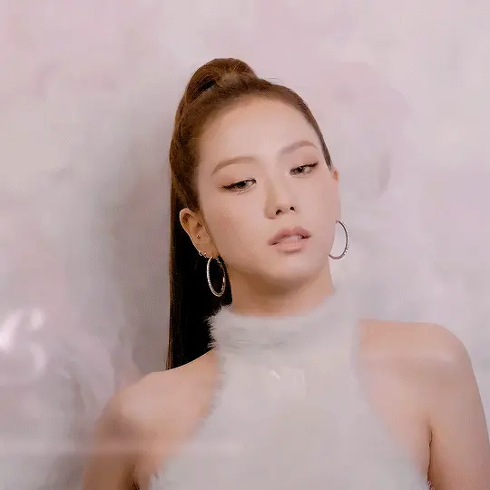 Jisoo gif