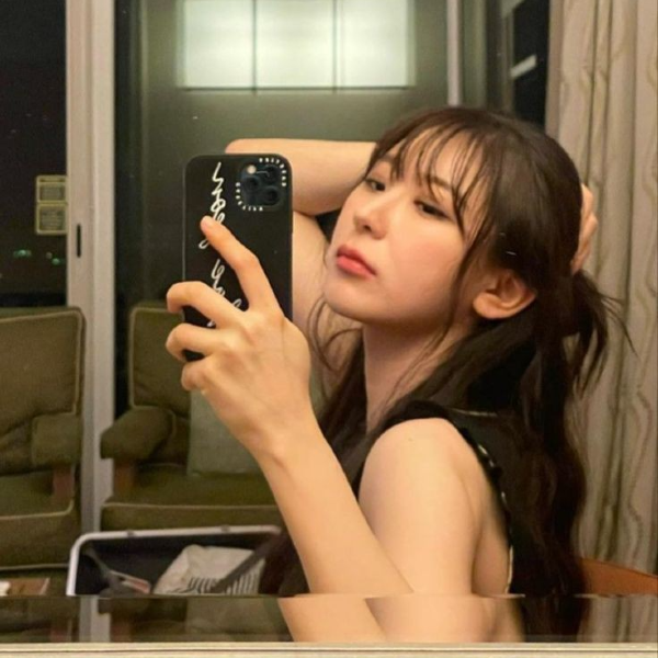 Chaeyeon gallery image