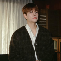 Seungmin gallery image