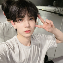 Heeseung gallery image