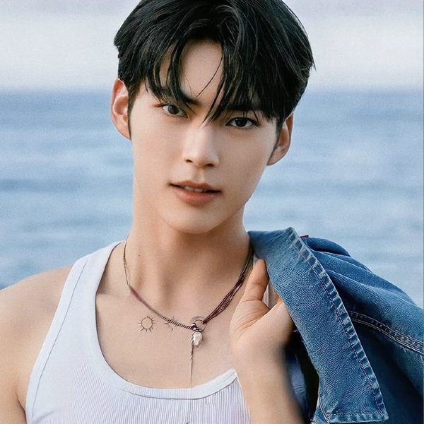 Sung Hanbin galerijafbeelding