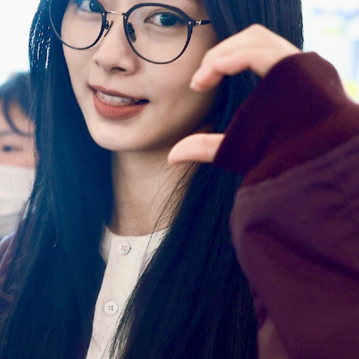 Tzuyu gallery image