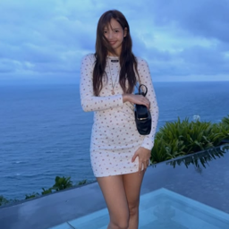 Lalisa gallery image