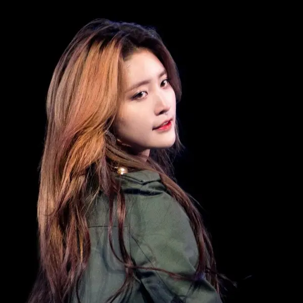 Jeonghwa gallery image