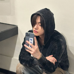Leo gallery image
