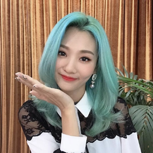 Jiyoung gallery image