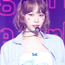 Chaewon gif