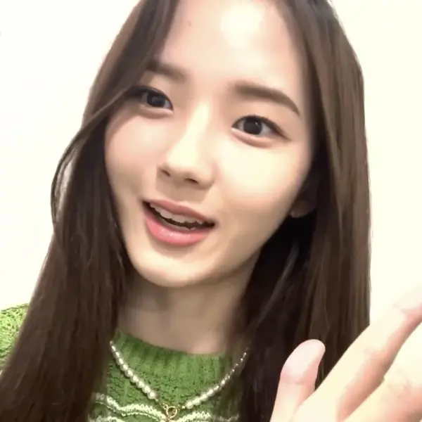 Lee JiWoo gallery image