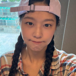 Seolhyun gallery image