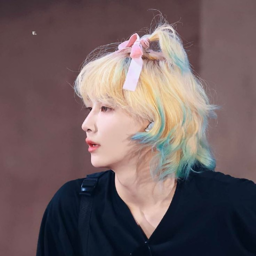 Jeonghan gallery image