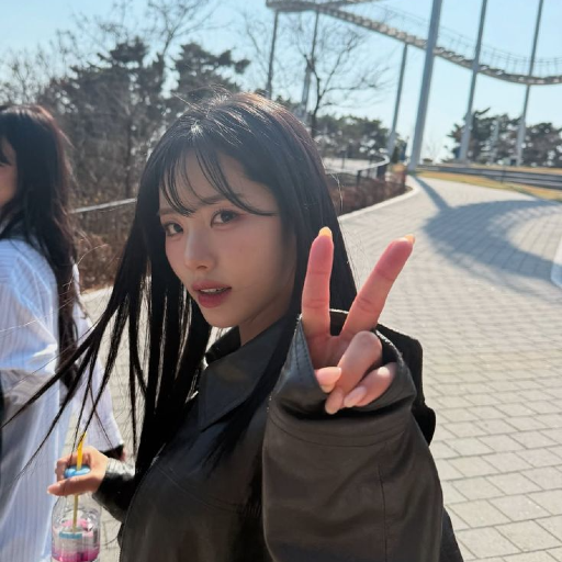 Jiwon gallery image