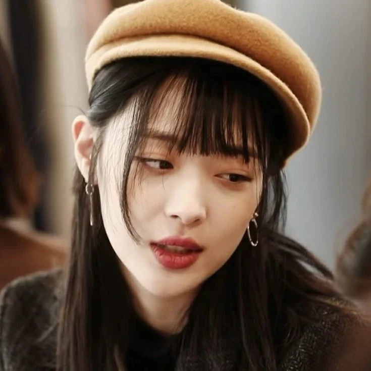 Sulli gallery image