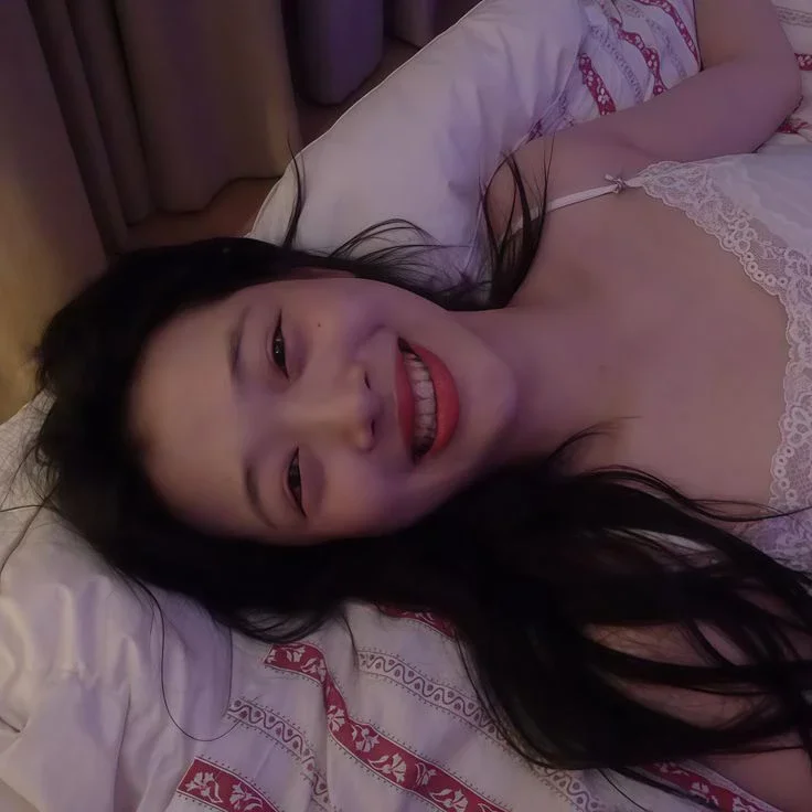 Sulli gallery image