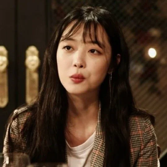 Sulli gallery image
