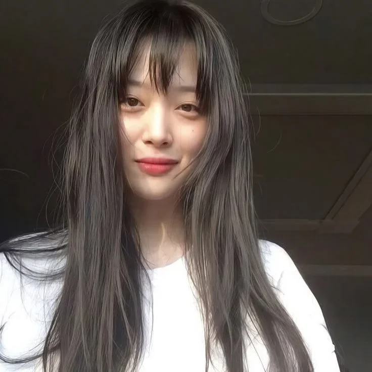 Sulli gallery image
