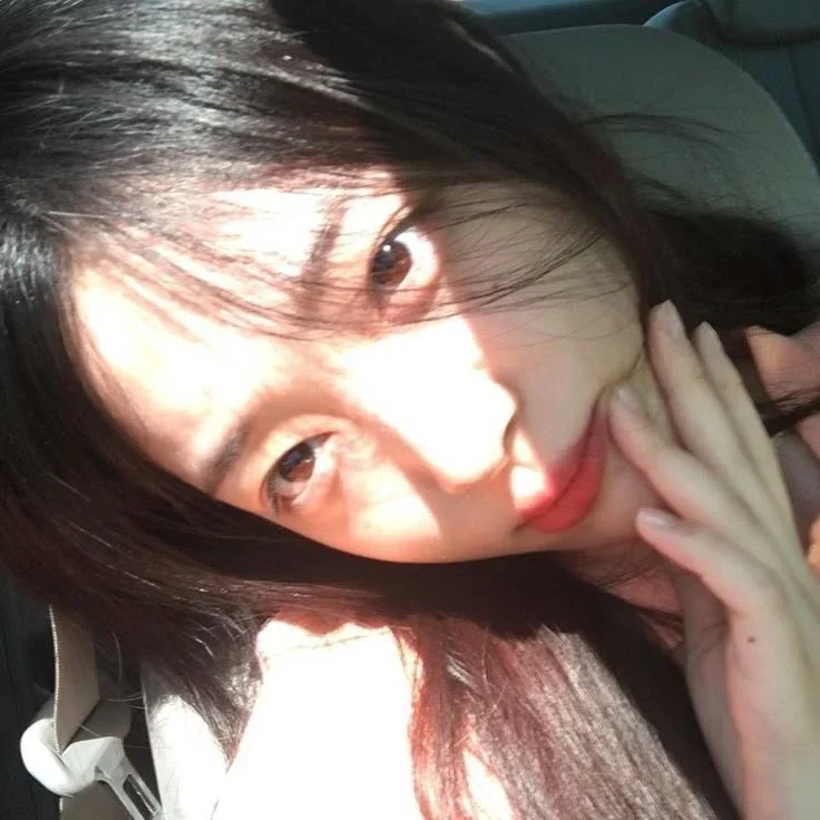 Sulli gallery image