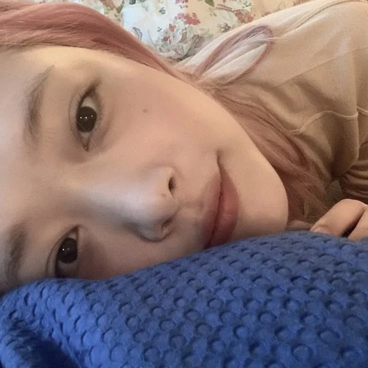 Sulli gallery image