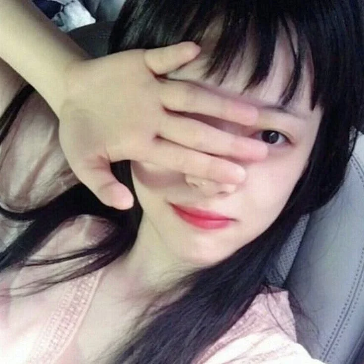 Sulli gallery image