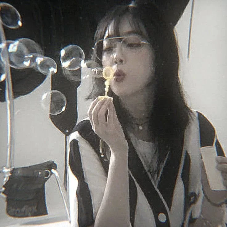 Sulli gallery image