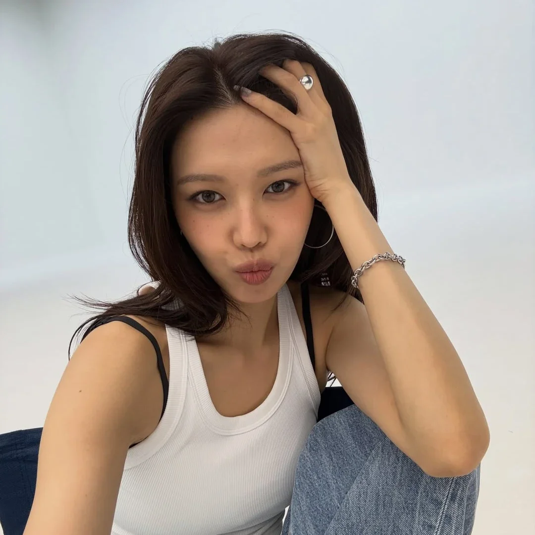 Sooyoung gallery image