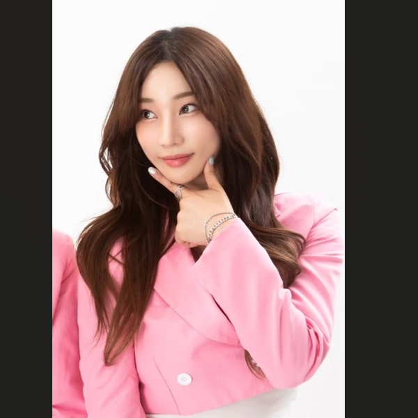 Yeji gallery image
