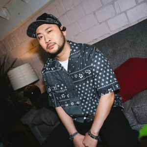 Mithra Jinの写真