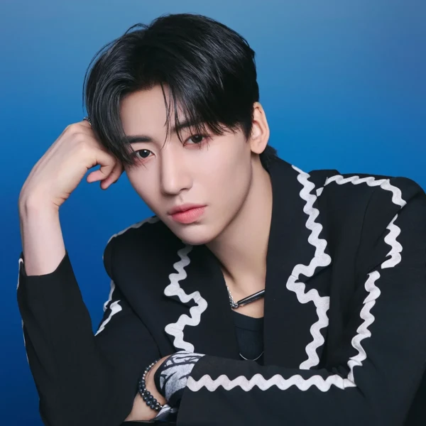 Yang Donghwa gallery image
