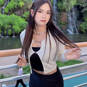 Shella gallery image