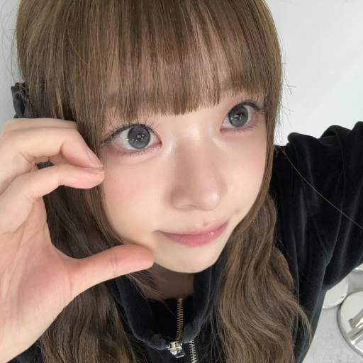 Ji Hyun gallery image