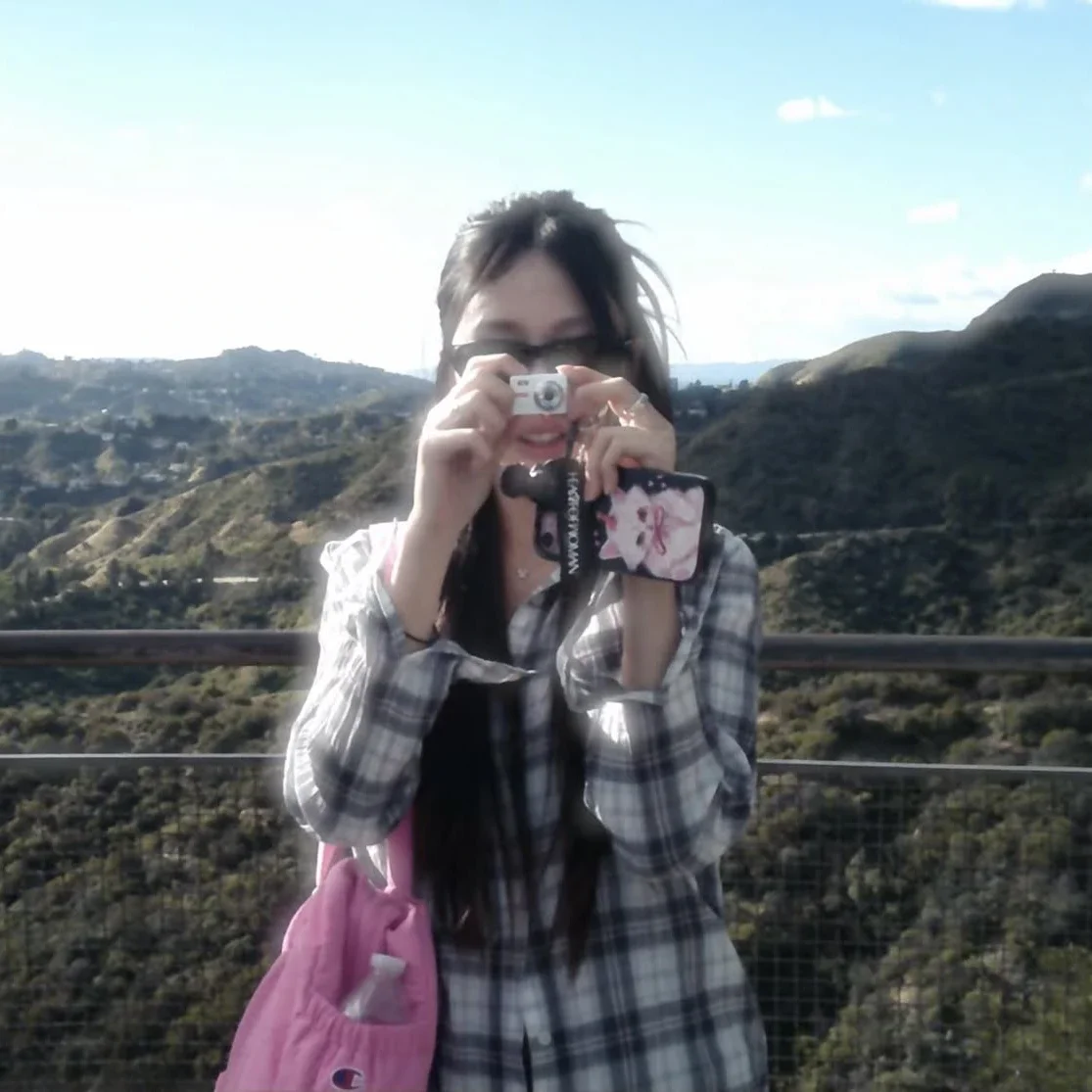 Ji Hyun gallery image