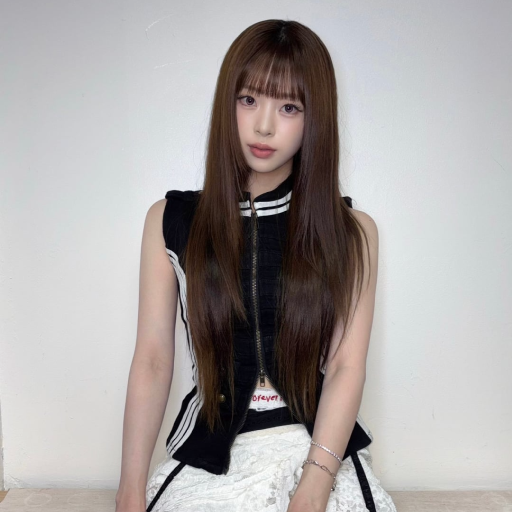 Ji Hyun gallery image
