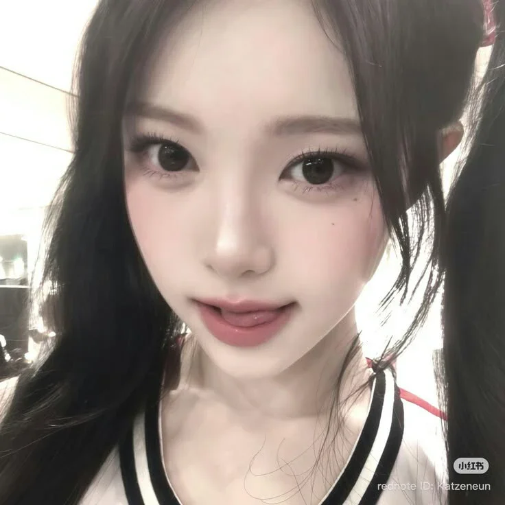 Jiwoo gallery image