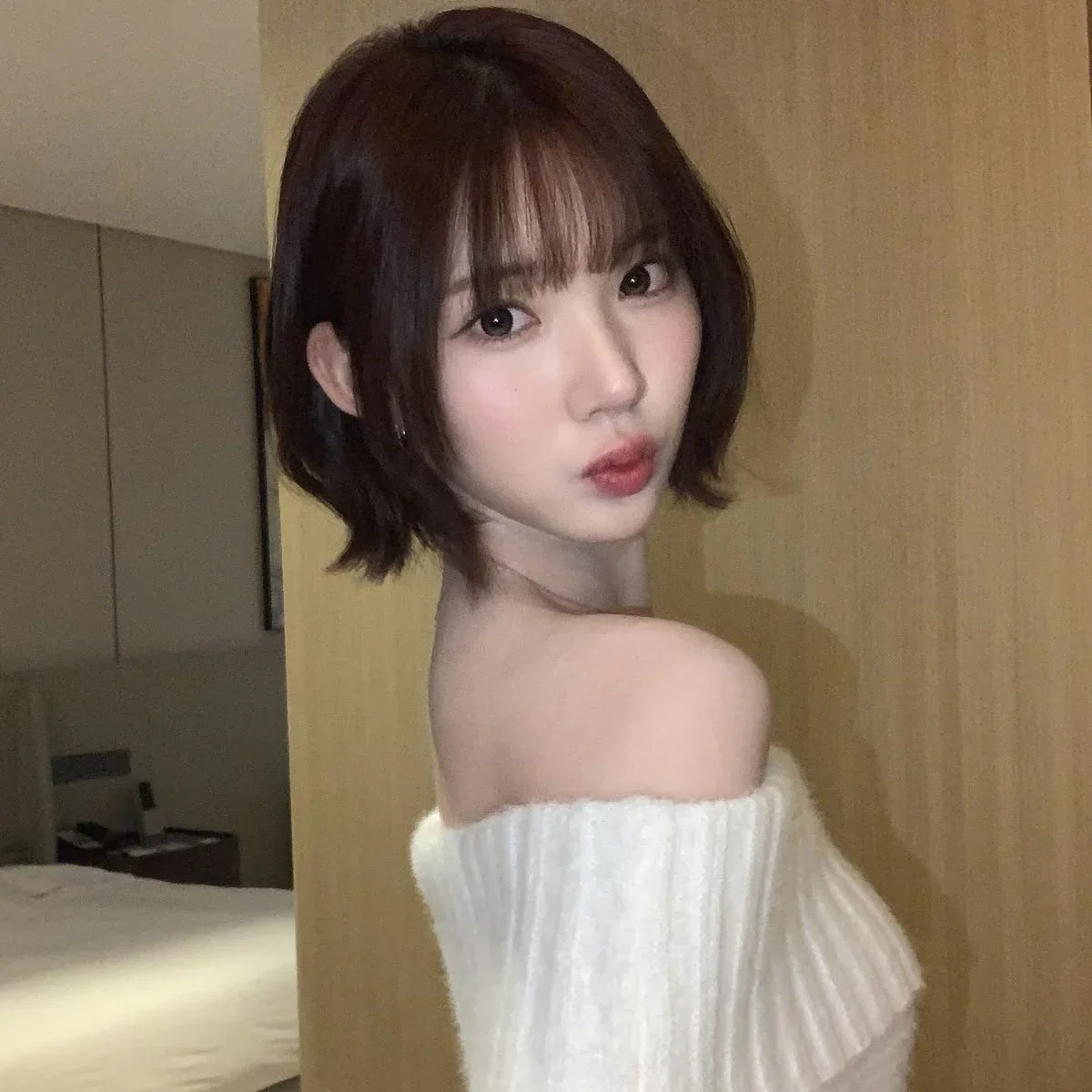 Jiwoo gallery image