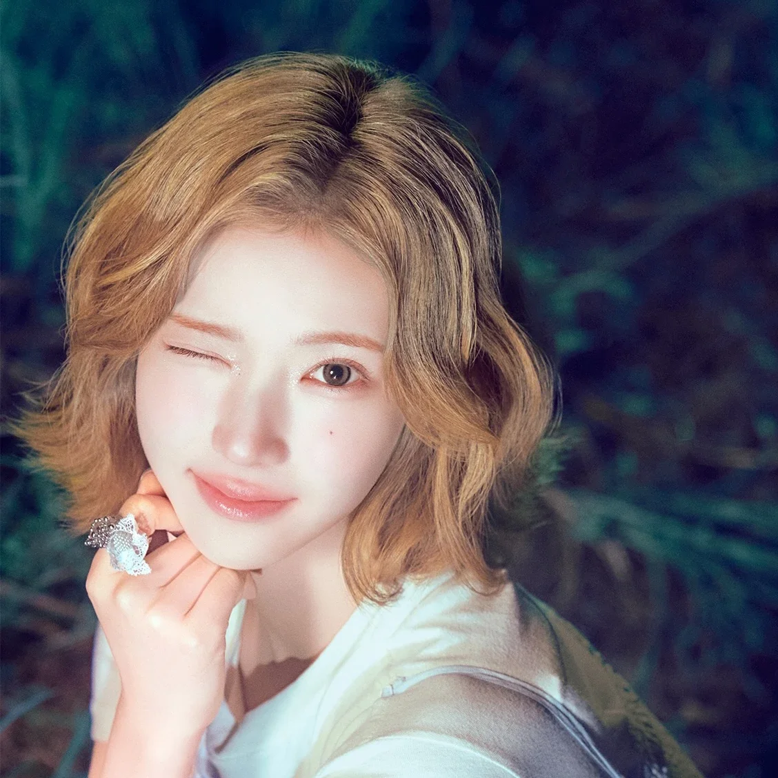 Jiwoo gallery image