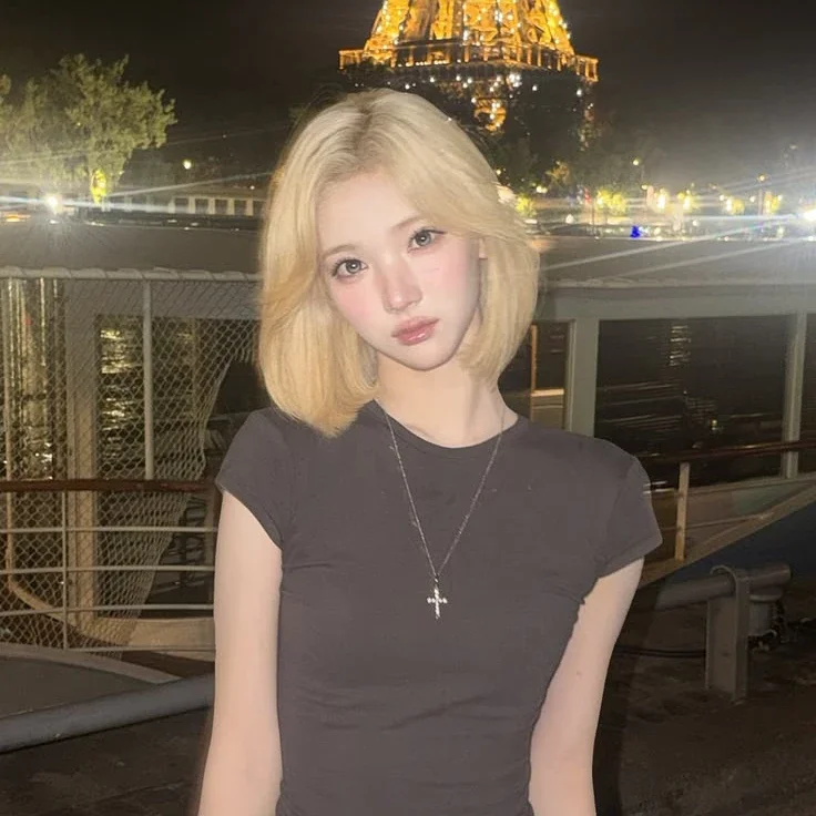 Jiwoo gallery image