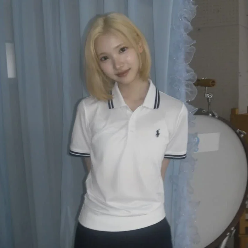 Jiwoo gallery image
