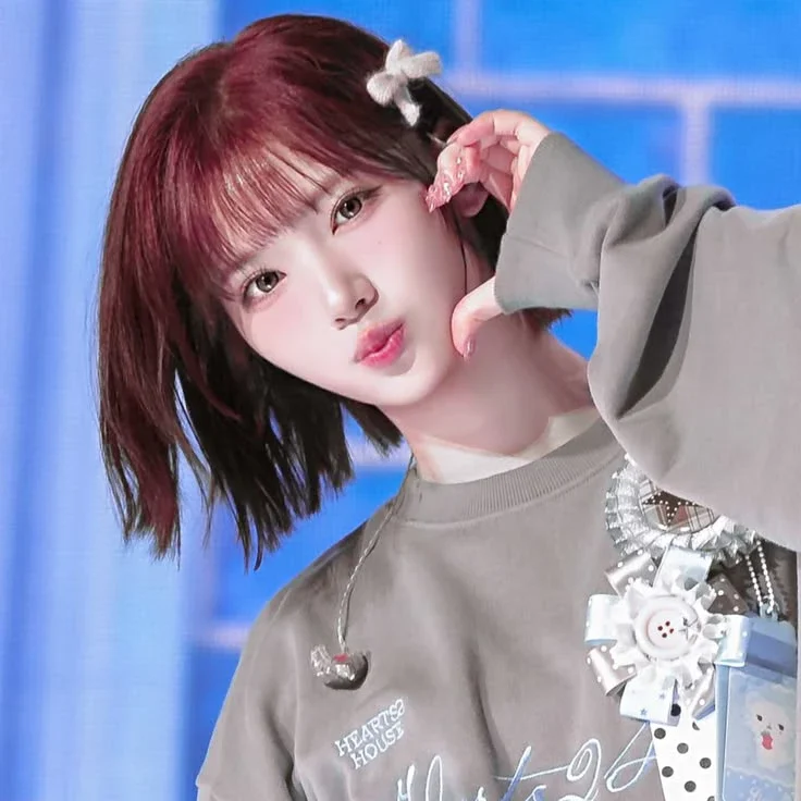 Jiwoo gallery image