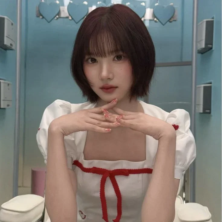 Jiwoo gallery image