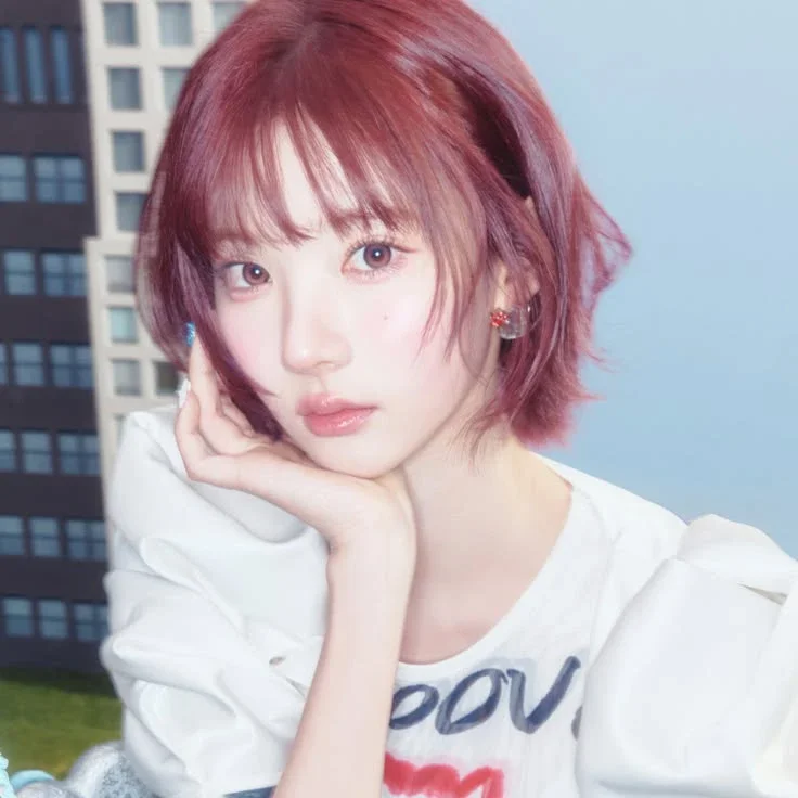 Jiwoo gallery image