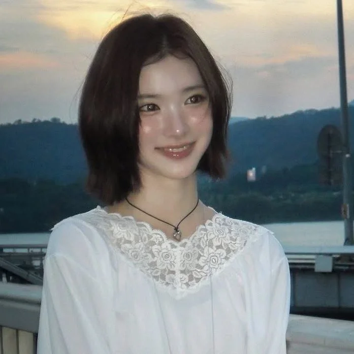 Jiwoo gallery image
