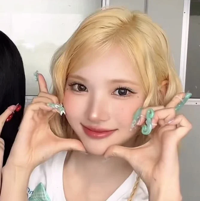 Jiwoo gallery image