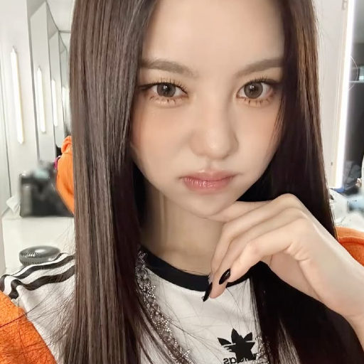 Yuju 갤러리 이미지