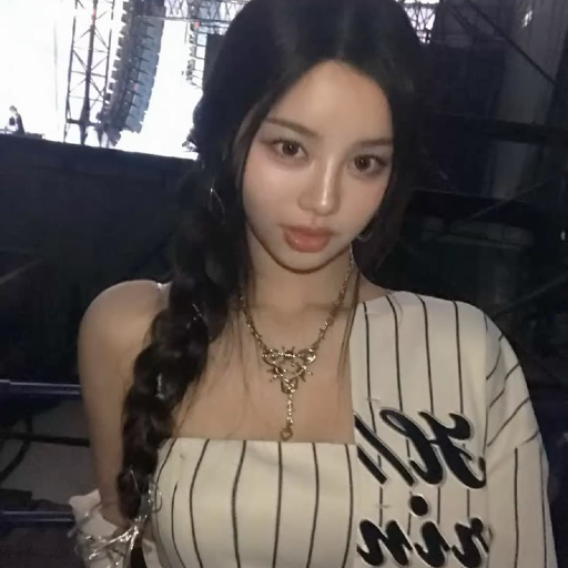 Yuju 갤러리 이미지