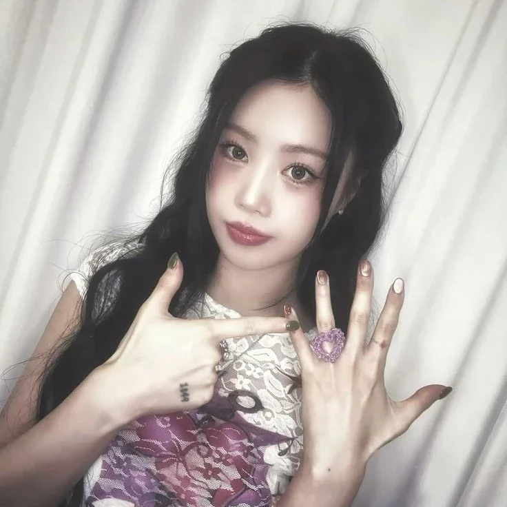 Soojin gallery image
