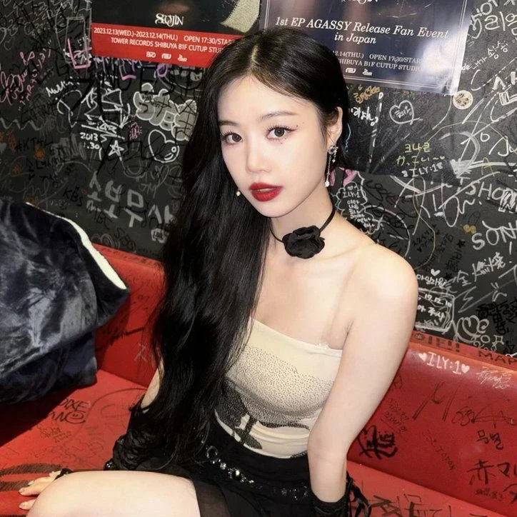 Soojin gallery image