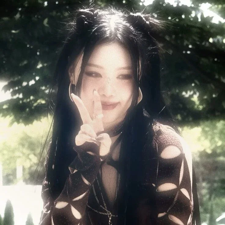 Soojin gallery image