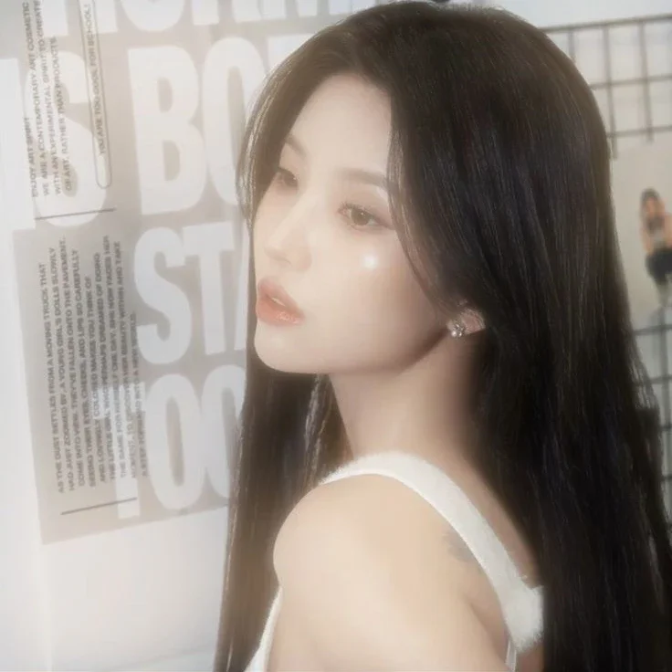 Soyeon gallery image